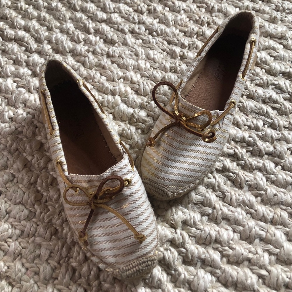 White & gold Sperrys